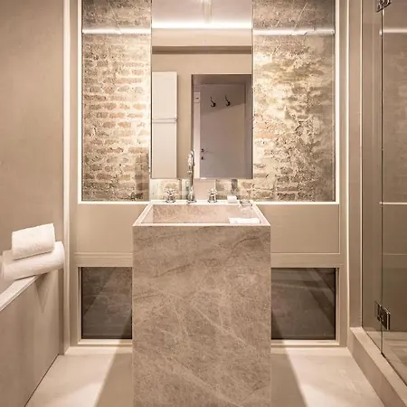 Otel De Tuilerieen - Small Luxury Of The World