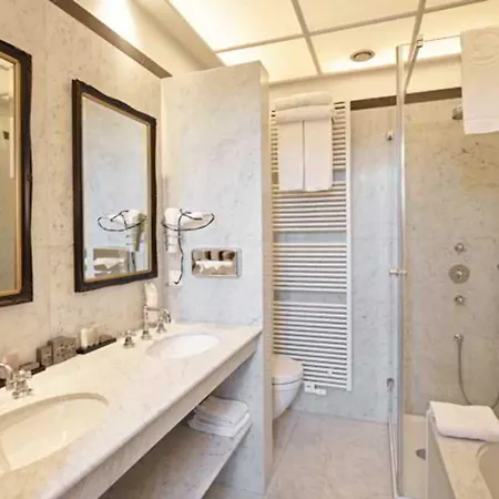 Otel De Tuilerieen - Small Luxury Of The World 5*